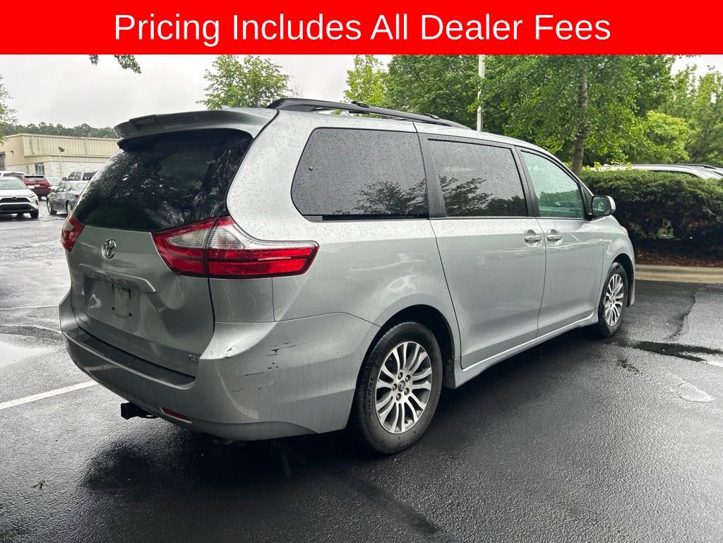 Used 2019 Toyota Sienna XLE FWD image 7