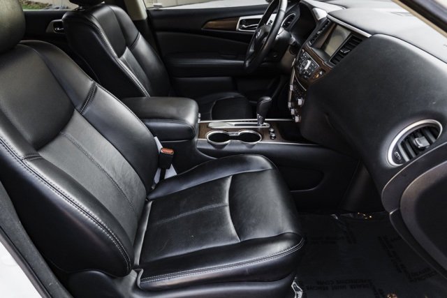 Used 2019 Nissan Pathfinder Platinum image 27