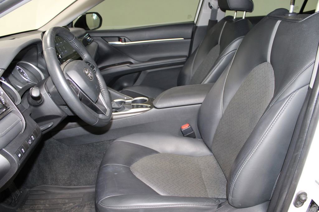 Used 2023 Toyota Camry XLE image 16