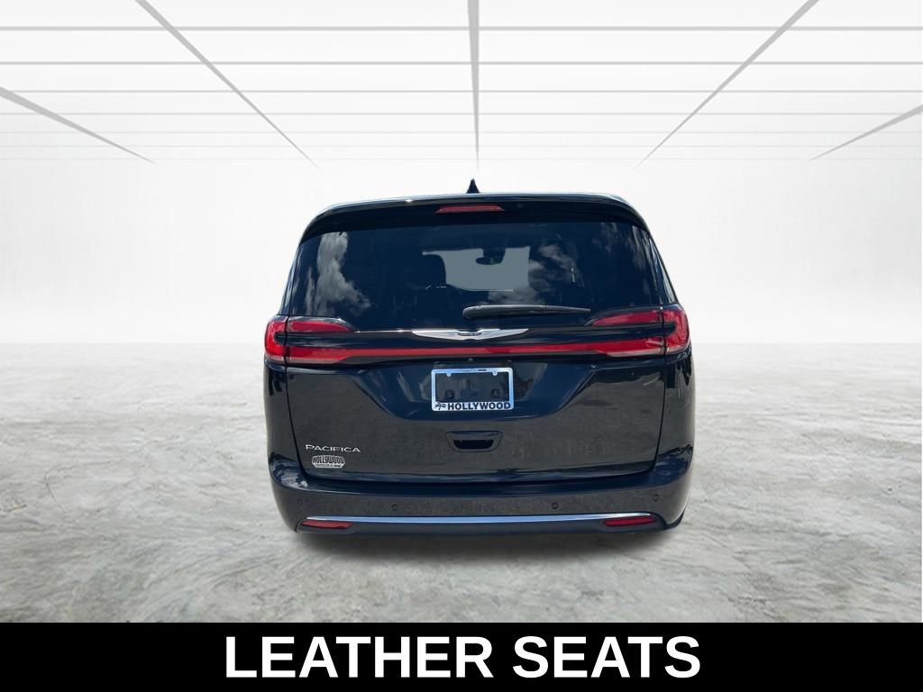 Certified 2023 Chrysler Pacifica Touring-L image 6