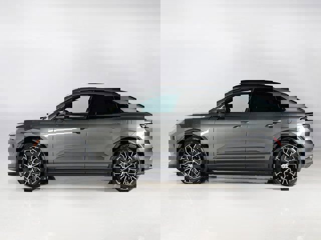 New 2026 Porsche Macan 4 Electric image 2