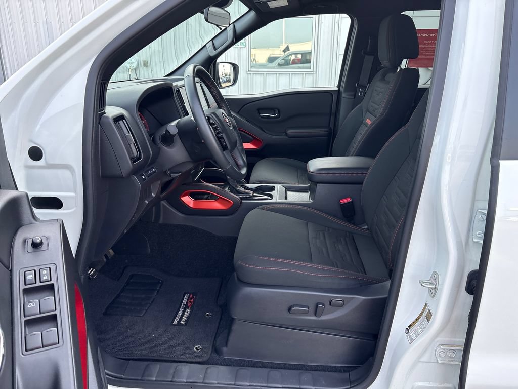 Certified 2025 Nissan Frontier PRO-4X AWD/4WD image 9