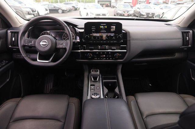 Used 2025 Nissan Pathfinder SL w/ SL Premium Package image 23