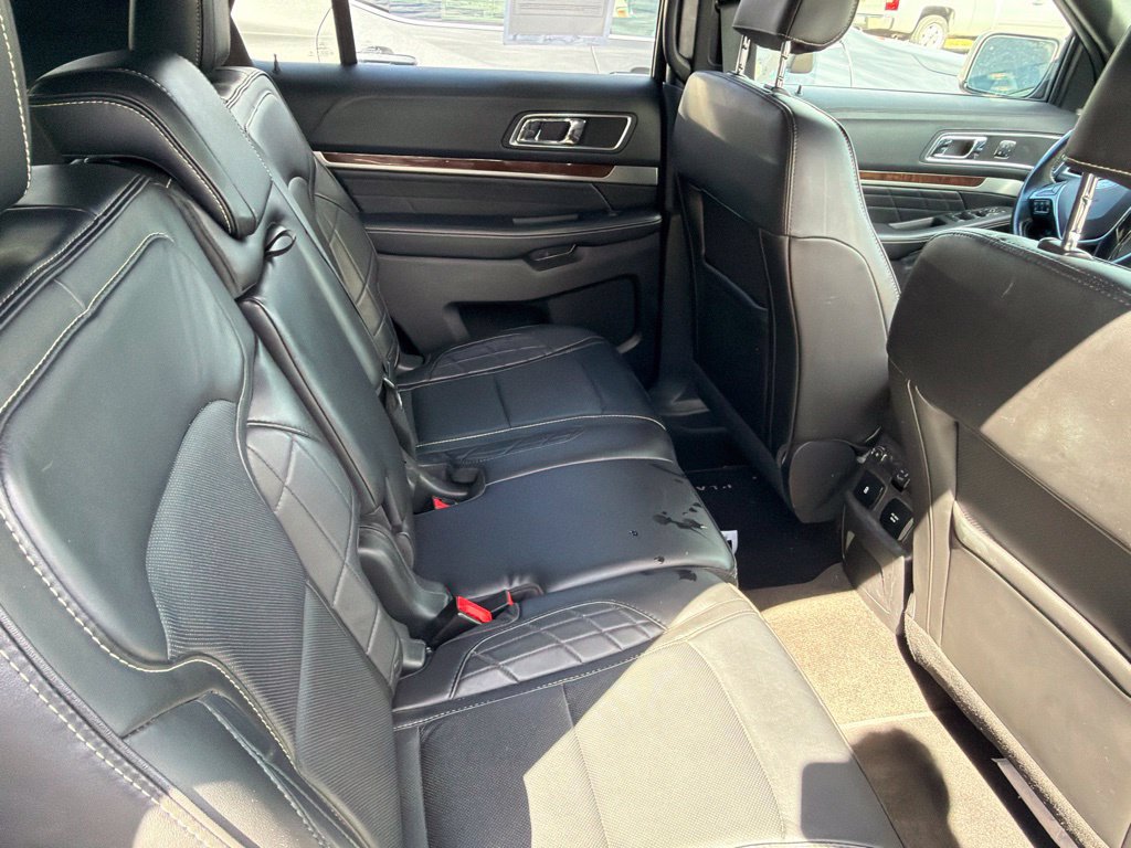 Used 2018 Ford Explorer Platinum AWD/4WD image 8