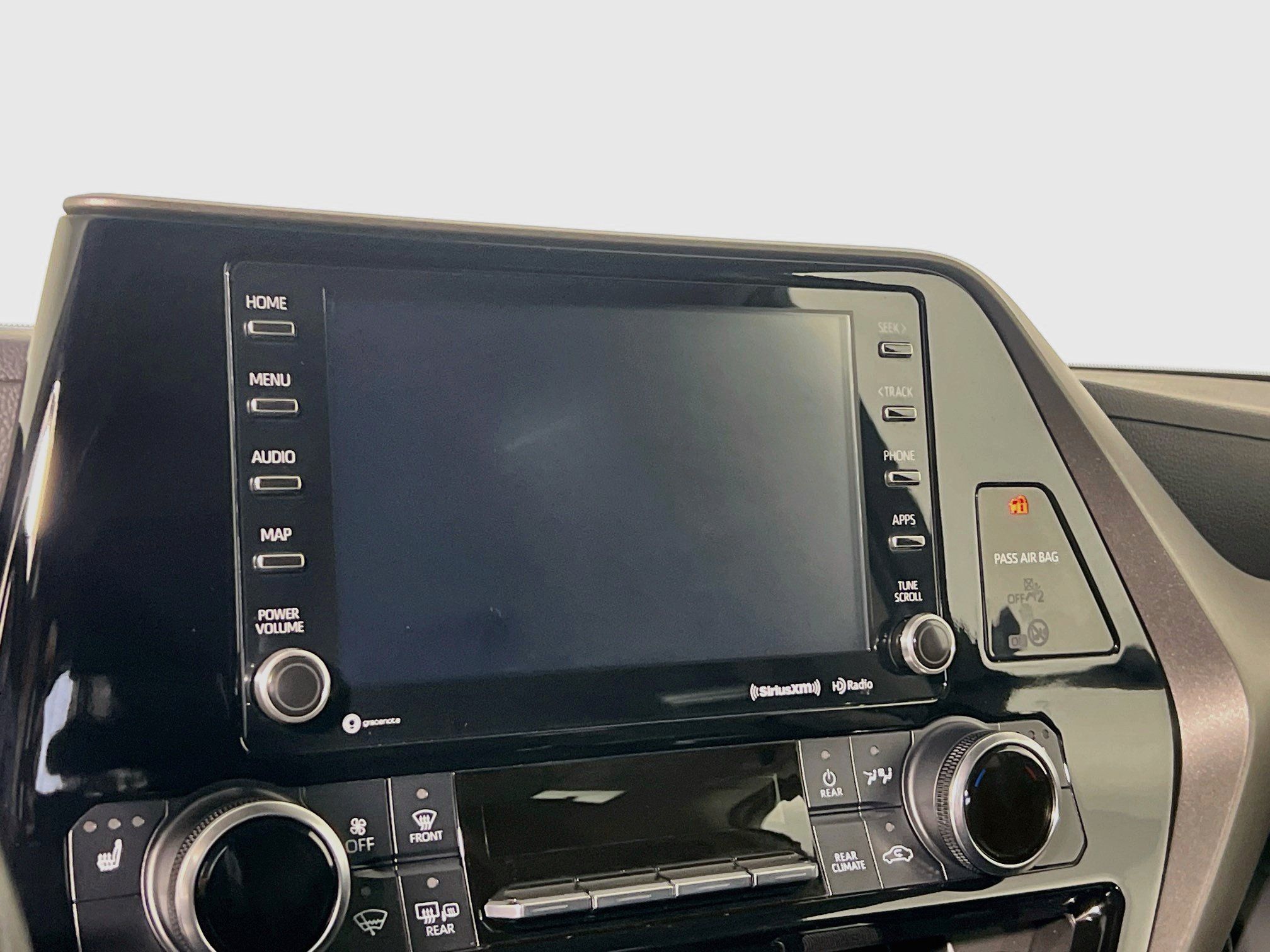 Used 2022 Toyota Highlander XLE FWD image 27