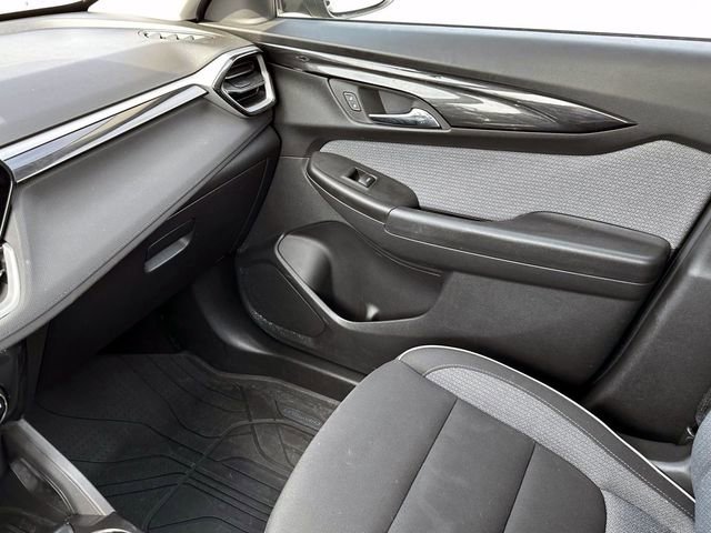 Certified 2024 Chevrolet TrailBlazer LT w/ LT Cold Weather Package FWD image 29