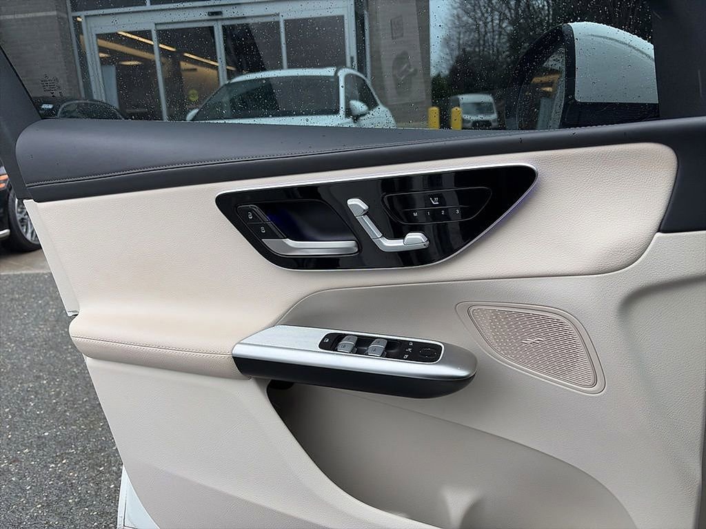 Used 2023 Mercedes-Benz GLC 300 GLC 300 image 12