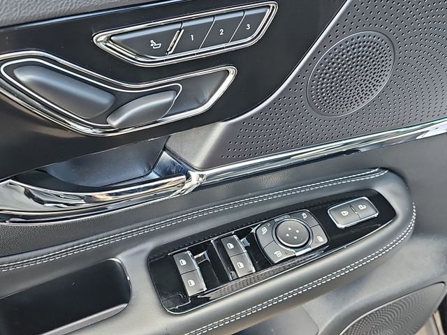 Used 2025 Lincoln Corsair Reserve w/ Jet Appearance Package image 25