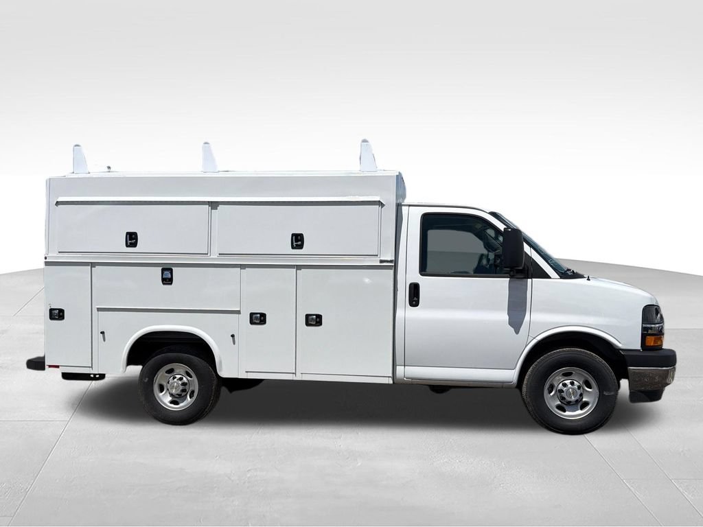 New 2025 Chevrolet Express 3500 w/ Power Convenience Package RWD image 7