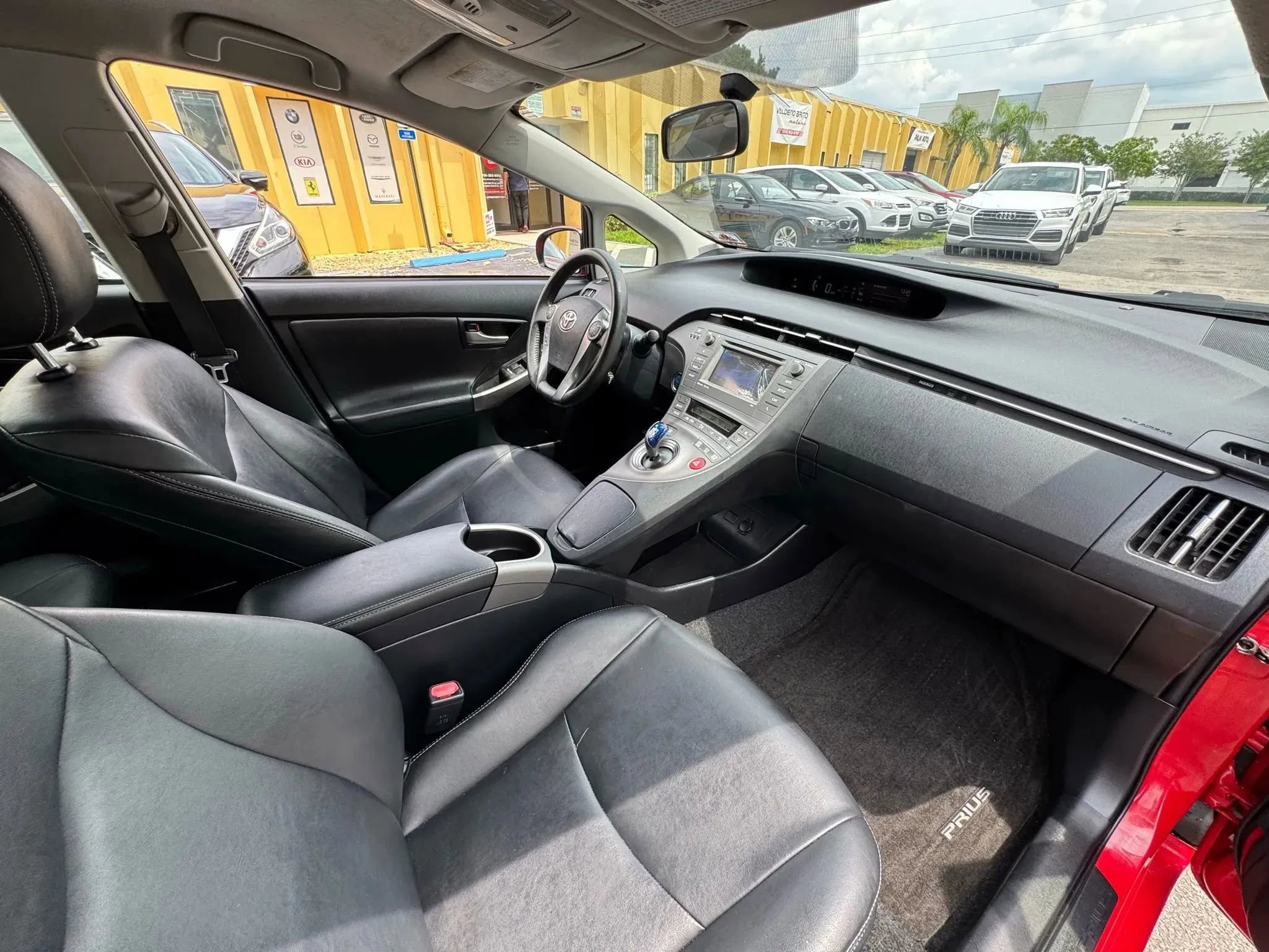 Used 2015 Toyota Prius Five image 22
