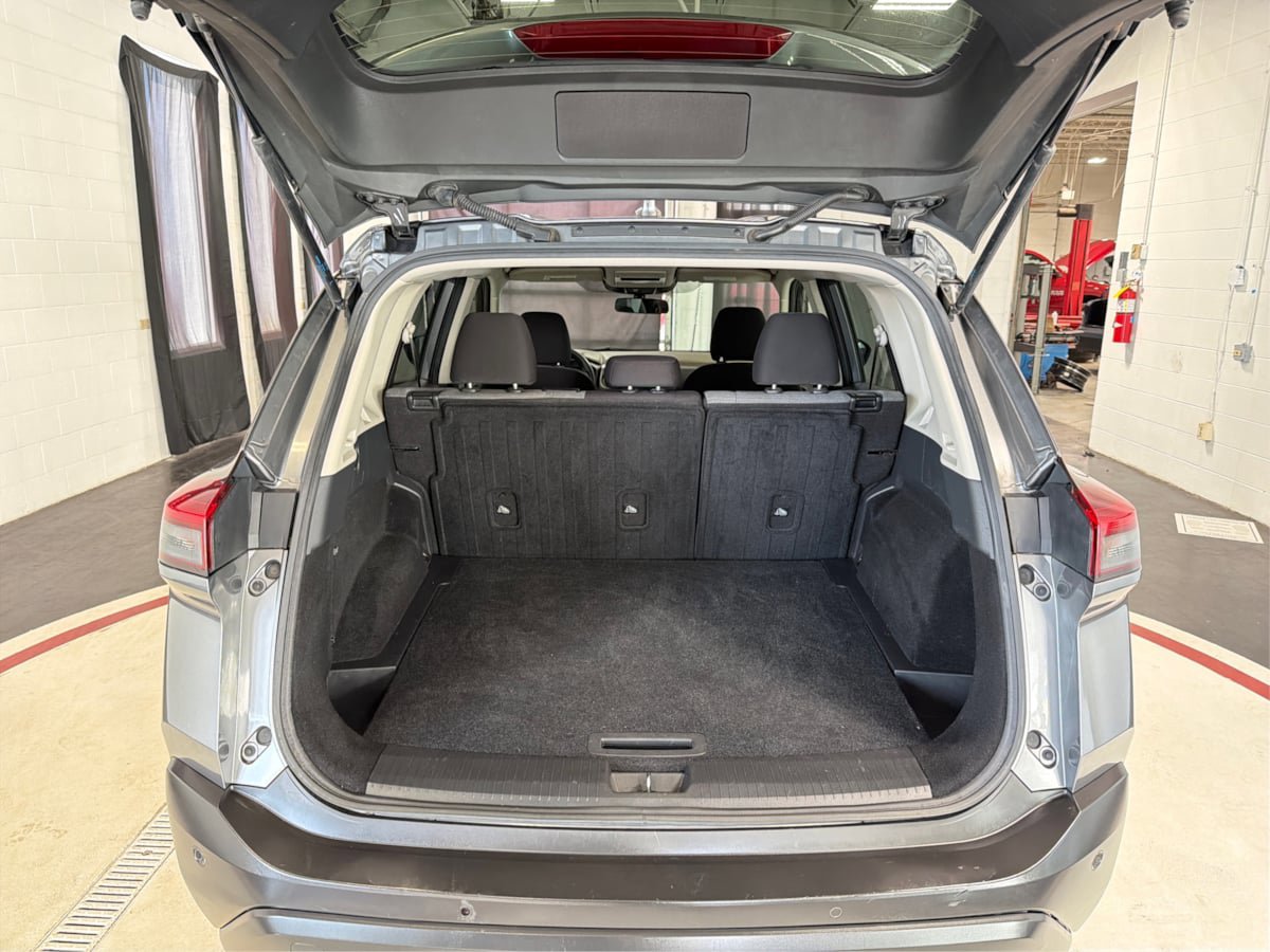 Used 2021 Nissan Rogue S AWD/4WD image 12