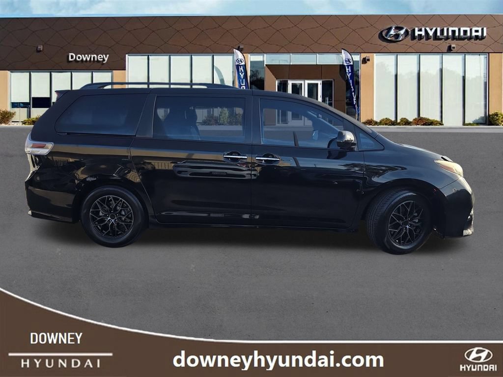 Used 2016 Toyota Sienna SE Premium FWD image 6
