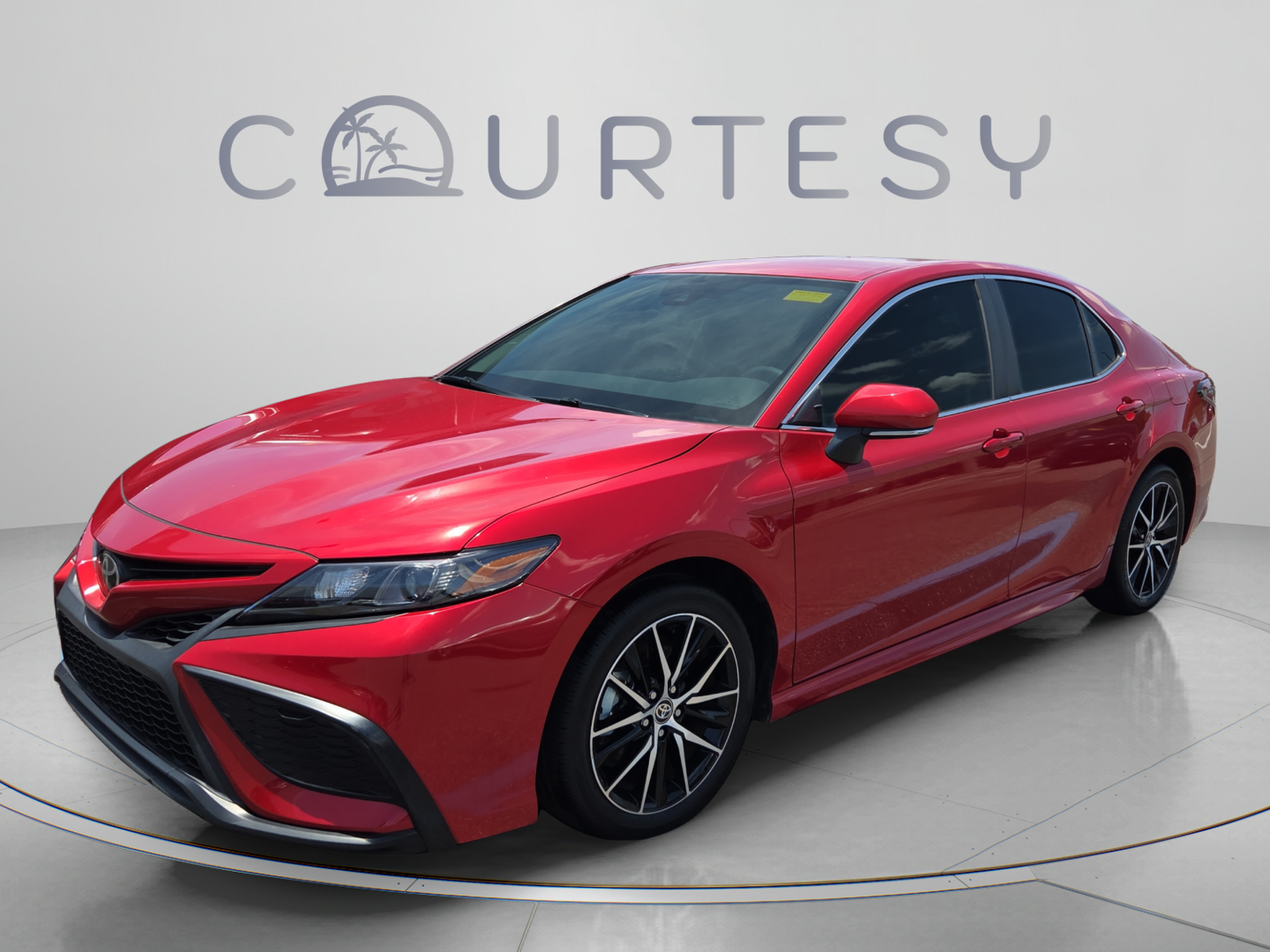 Certified 2024 Toyota Camry SE w/ Convenience Package FWD image 1
