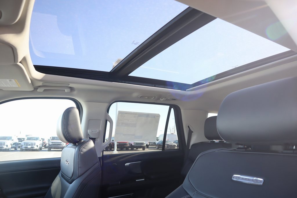 New 2025 Ford Expedition Platinum w/ Driver's Package image 17