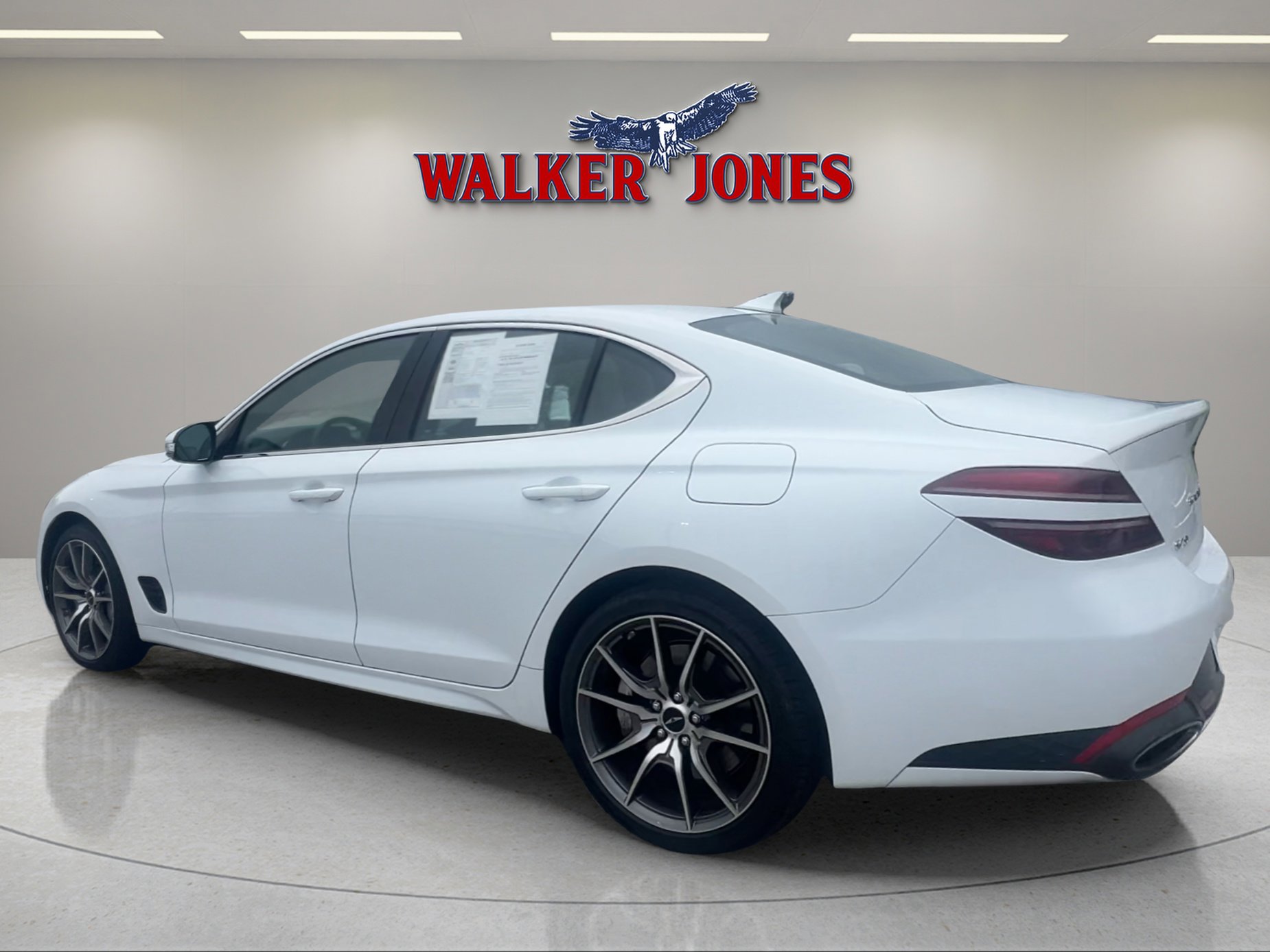 Used 2024 Genesis G70 2.5T image 5