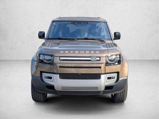 Used 2022 Land Rover Defender 110 SE AWD/4WD image 2