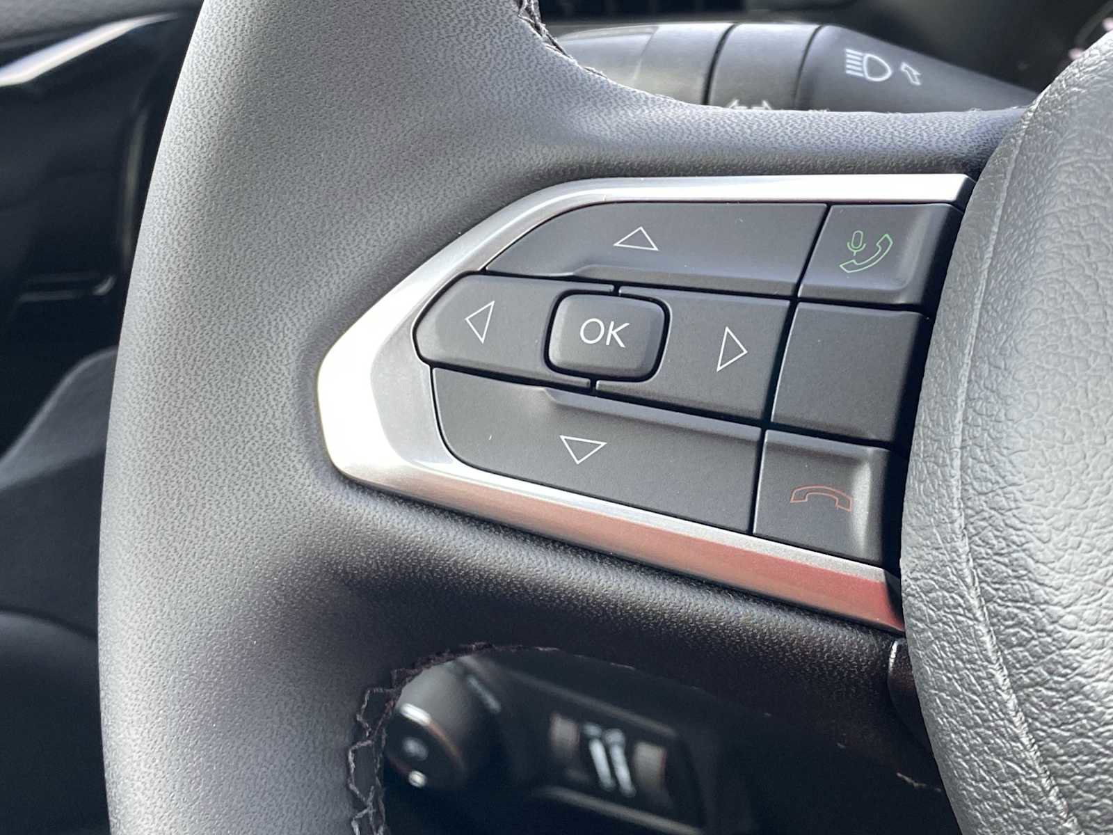 New 2025 Jeep Compass Limited w/ Sun & Sound Group image 24