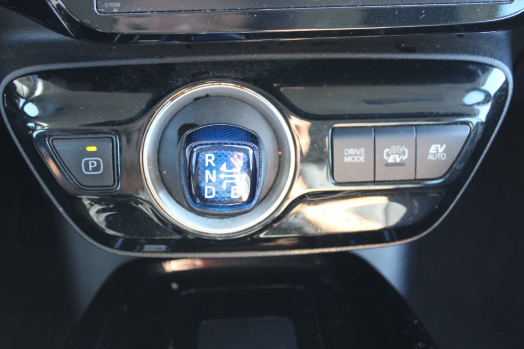 Used 2022 Toyota Prius Prime Limited FWD image 18