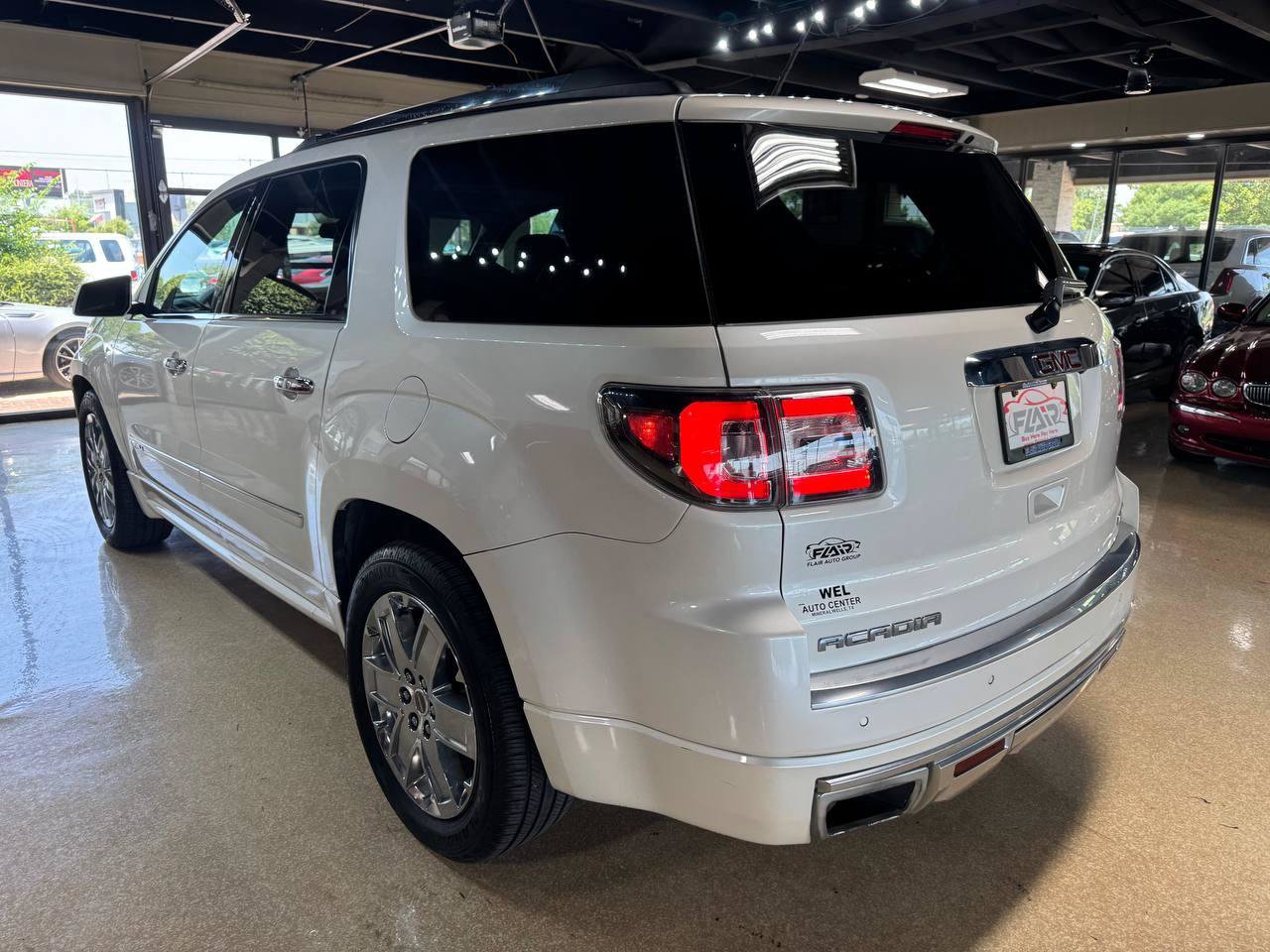 Used 2014 GMC Acadia Denali AWD/4WD image 5