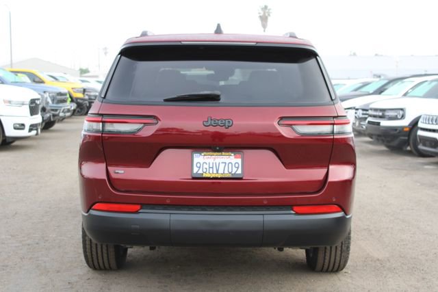 Used 2021 Jeep Grand Cherokee L Laredo image 4