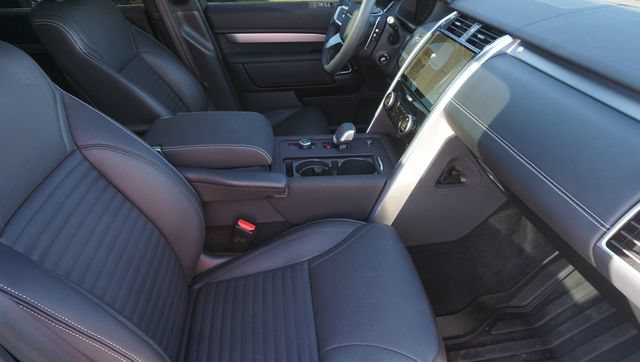 Used 2024 Land Rover Discovery Dynamic SE AWD/4WD image 22
