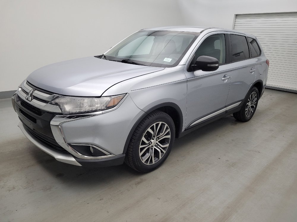 Used 2017 Mitsubishi Outlander SE AWD/4WD image 2
