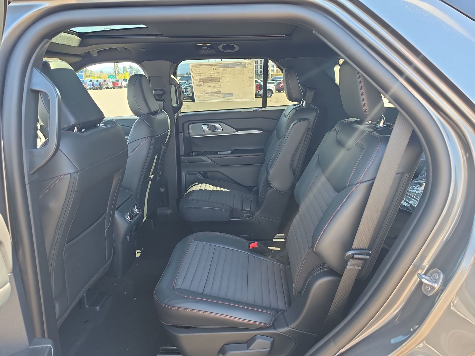 New 2026 Ford Explorer ST-Line w/ ST-Line Street Pack image 16