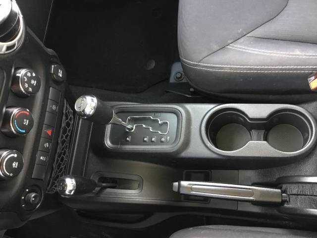 Used 2015 Jeep Wrangler Unlimited Sahara image 18