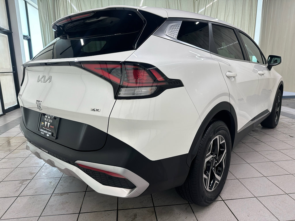 Used 2024 Kia Sportage LX image 5