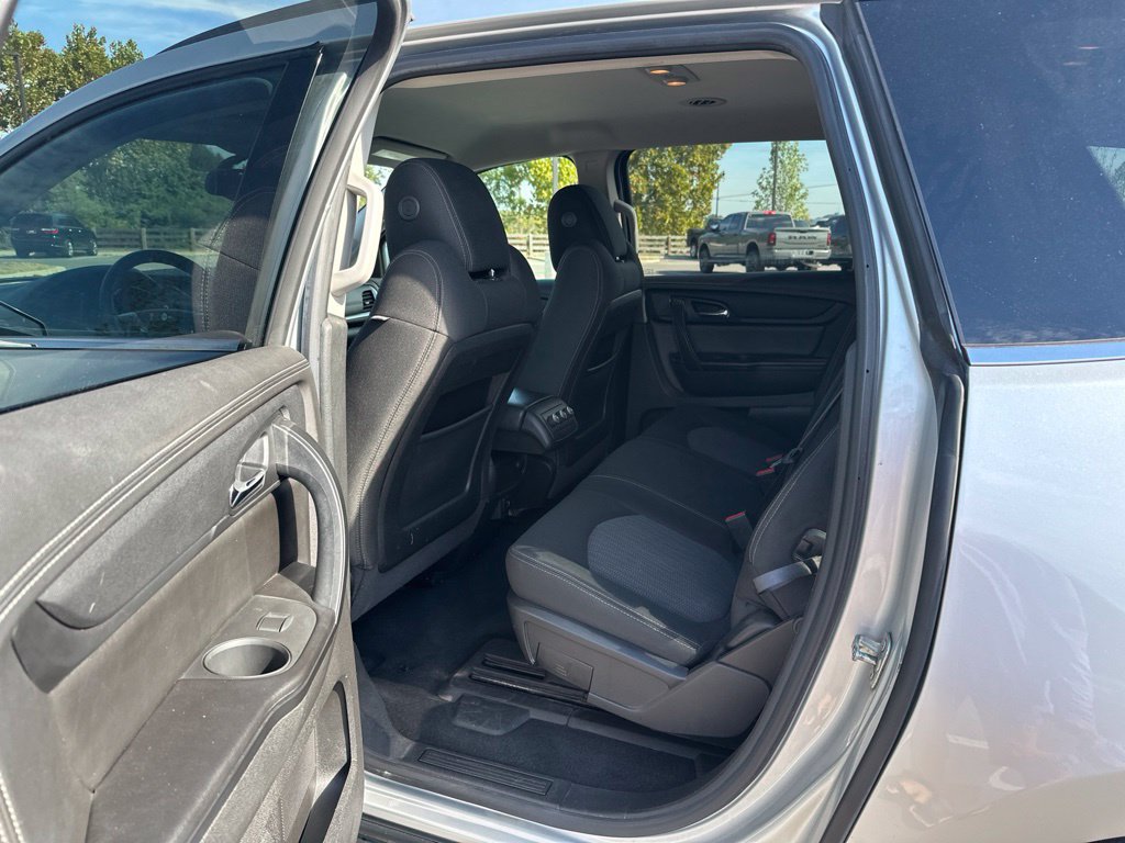 Used 2017 Chevrolet Traverse LT FWD image 16