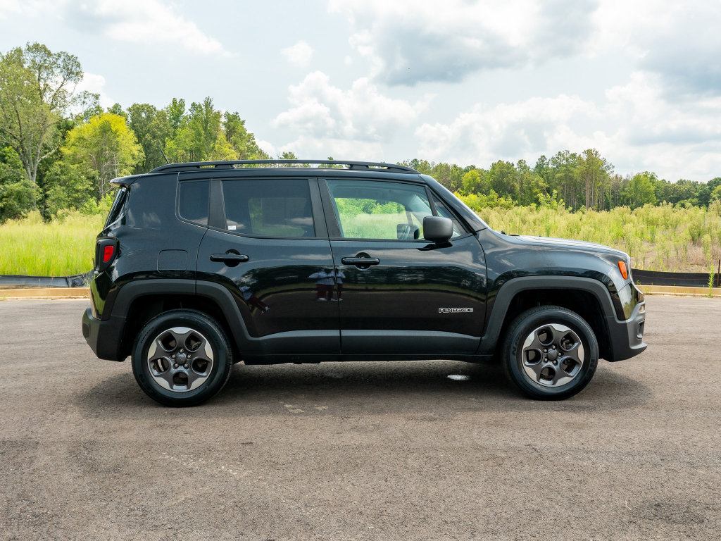 Used 2017 Jeep Renegade Sport w/ Power & Air Group AWD/4WD image 4