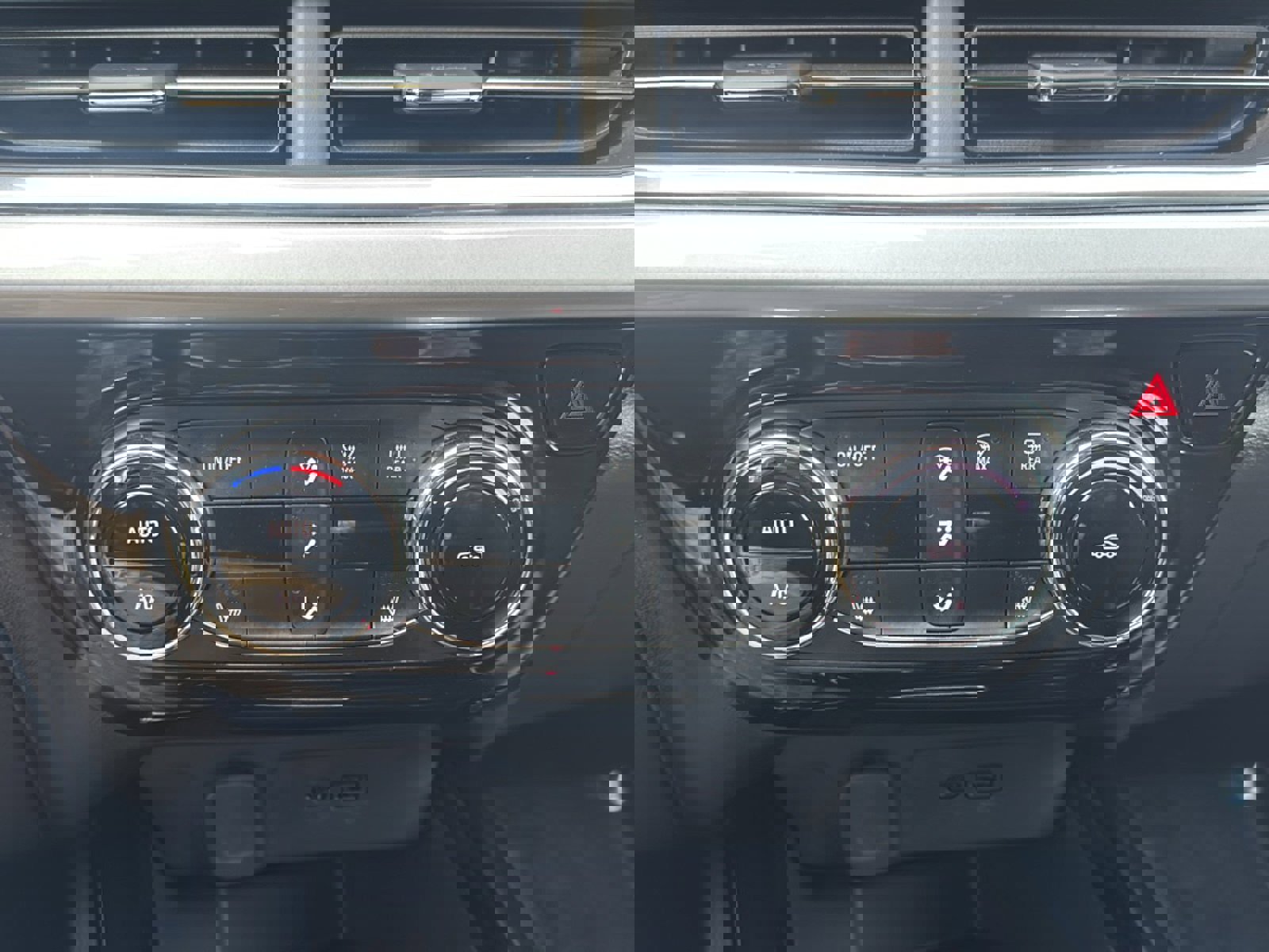 Used 2024 Chevrolet Trax LT w/ Driver Confidence Package image 34