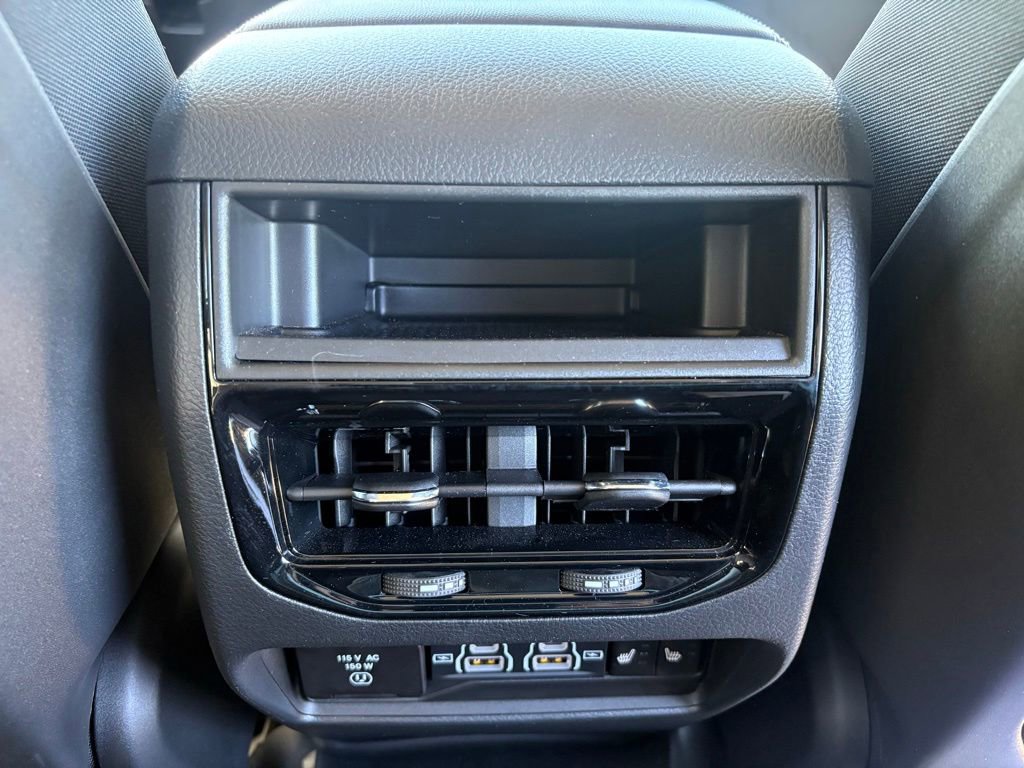 Used 2023 Jeep Grand Cherokee Limited w/ Black Appearance Package AWD/4WD image 39