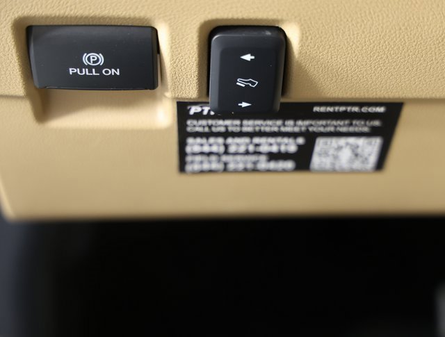 Used 2023 Ford F250 Lariat w/ Chrome Package image 31