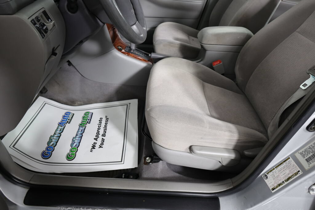 Used 2005 Toyota Corolla LE FWD image 13