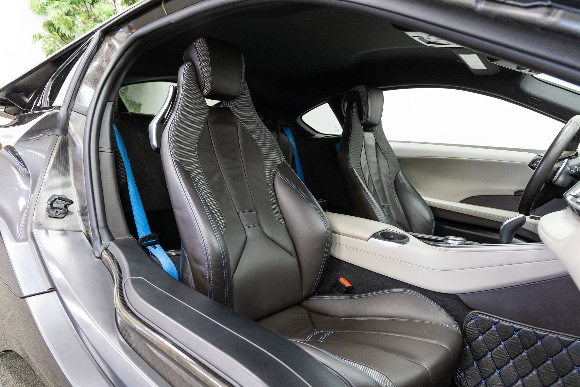 Used 2016 BMW i8 AWD/4WD image 24