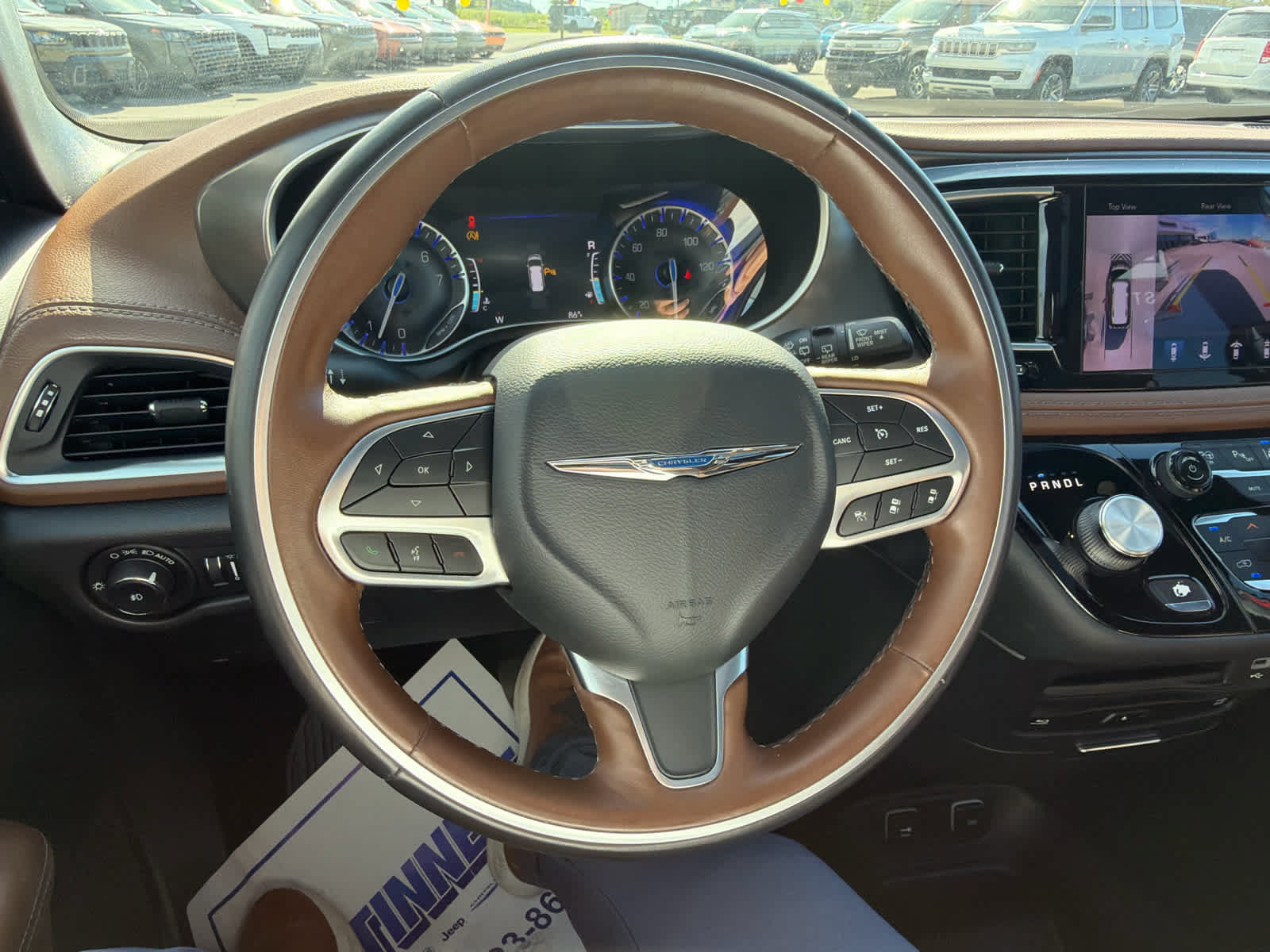 Used 2020 Chrysler Pacifica Limited w/ Tire & Wheel Group FWD image 19