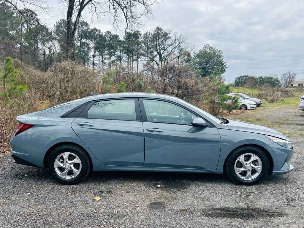 Used 2021 Hyundai Elantra SE image 8