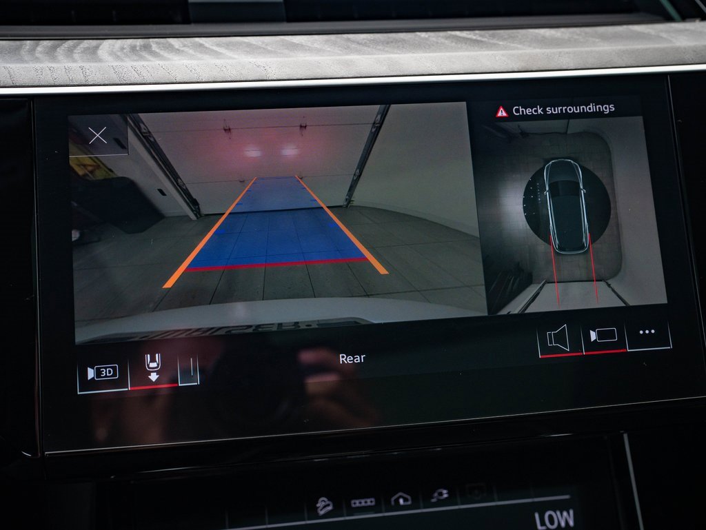 Used 2022 Audi e-tron Premium w/ Convenience Plus Package image 32