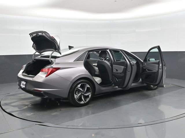 Used 2023 Hyundai Elantra Limited image 46