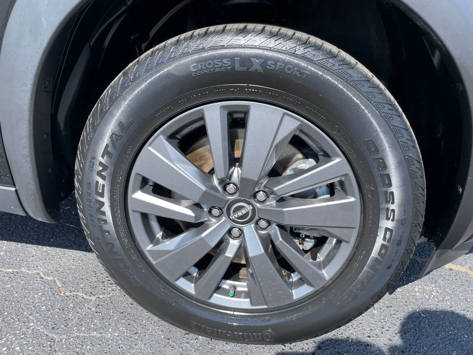 Used 2025 Nissan Pathfinder SV image 26
