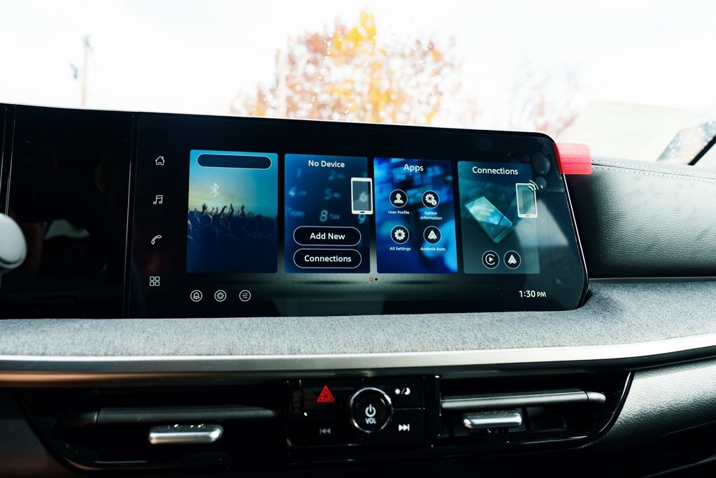 New 2026 Nissan Kicks SV image 13