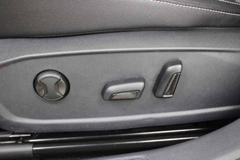 Used 2024 Volkswagen Jetta SE FWD image 19