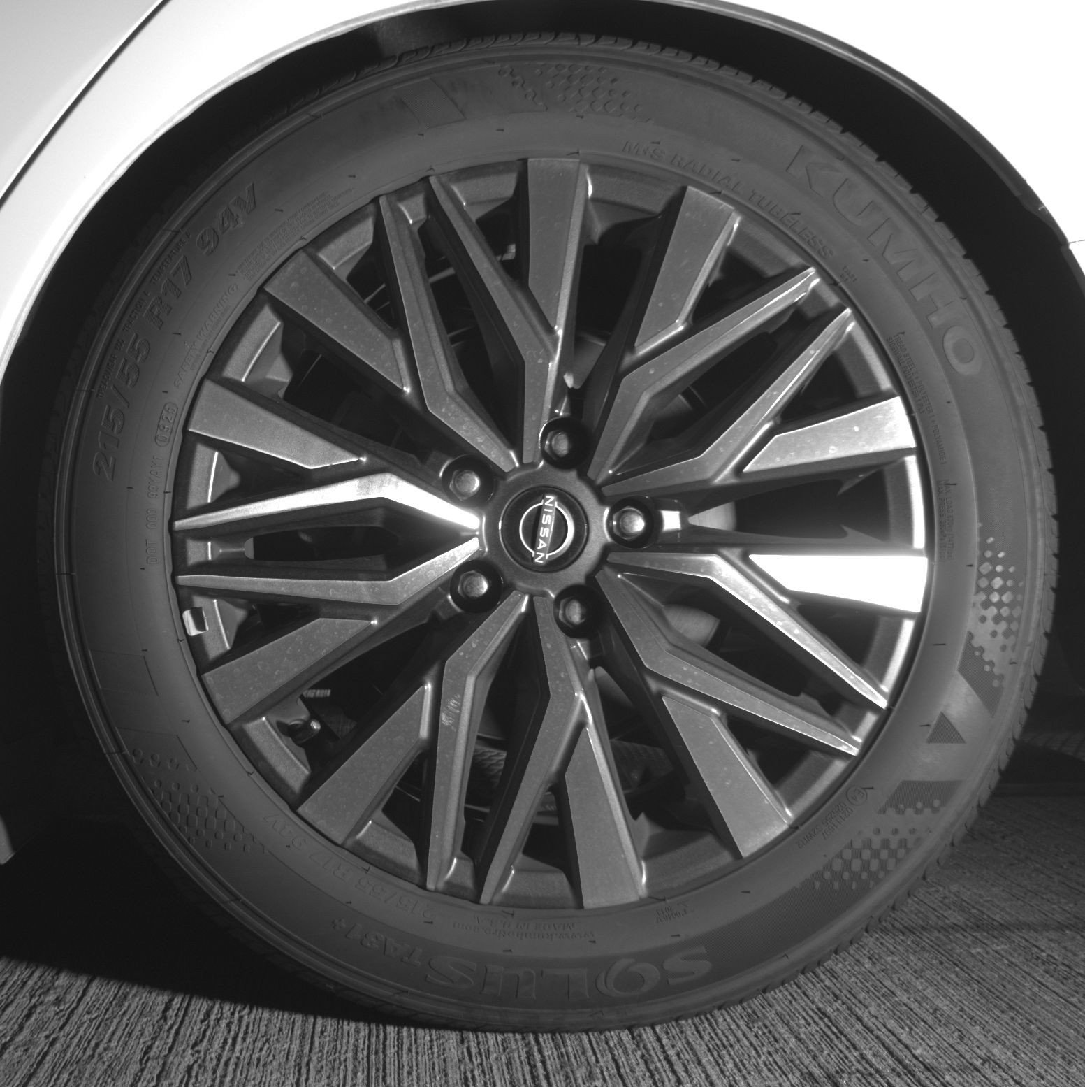 Used 2025 Nissan Altima 2.5 SV FWD image 14