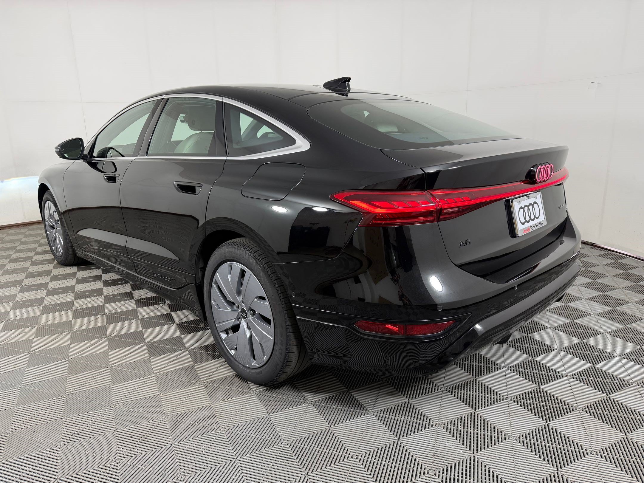 Certified 2025 Audi A6 e-tron Premium w/ Ultra Package AWD/4WD image 3