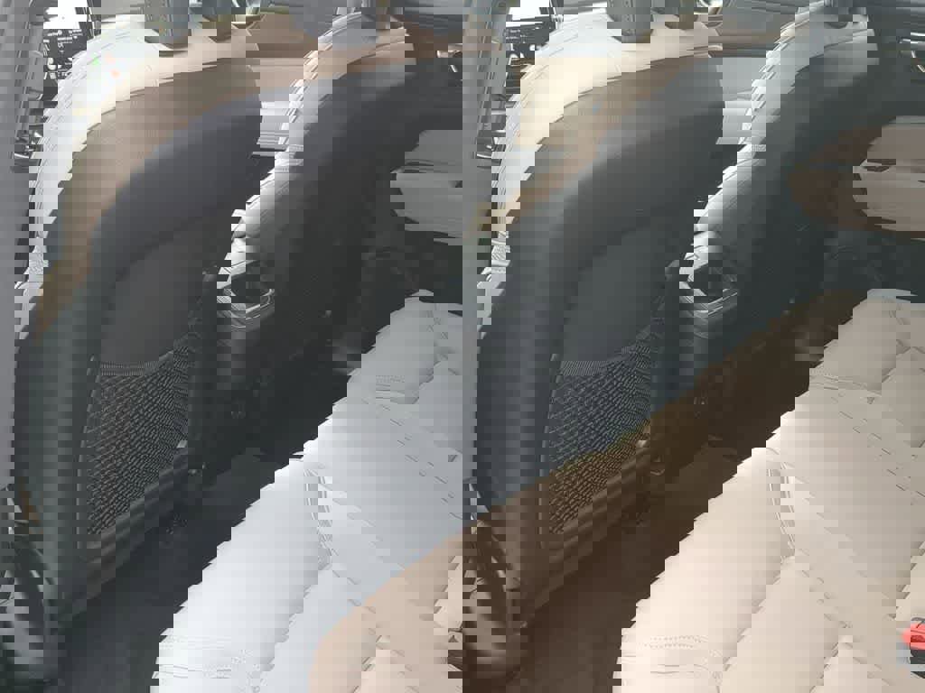 Certified 2026 Volvo XC60 B5 Plus w/ Protection Package Premier image 17