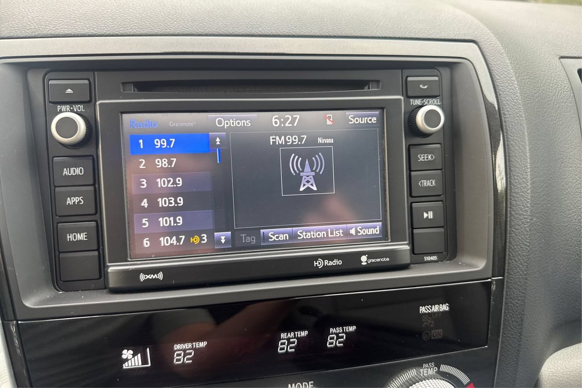 Used 2019 Toyota Sequoia SR5 AWD/4WD image 13