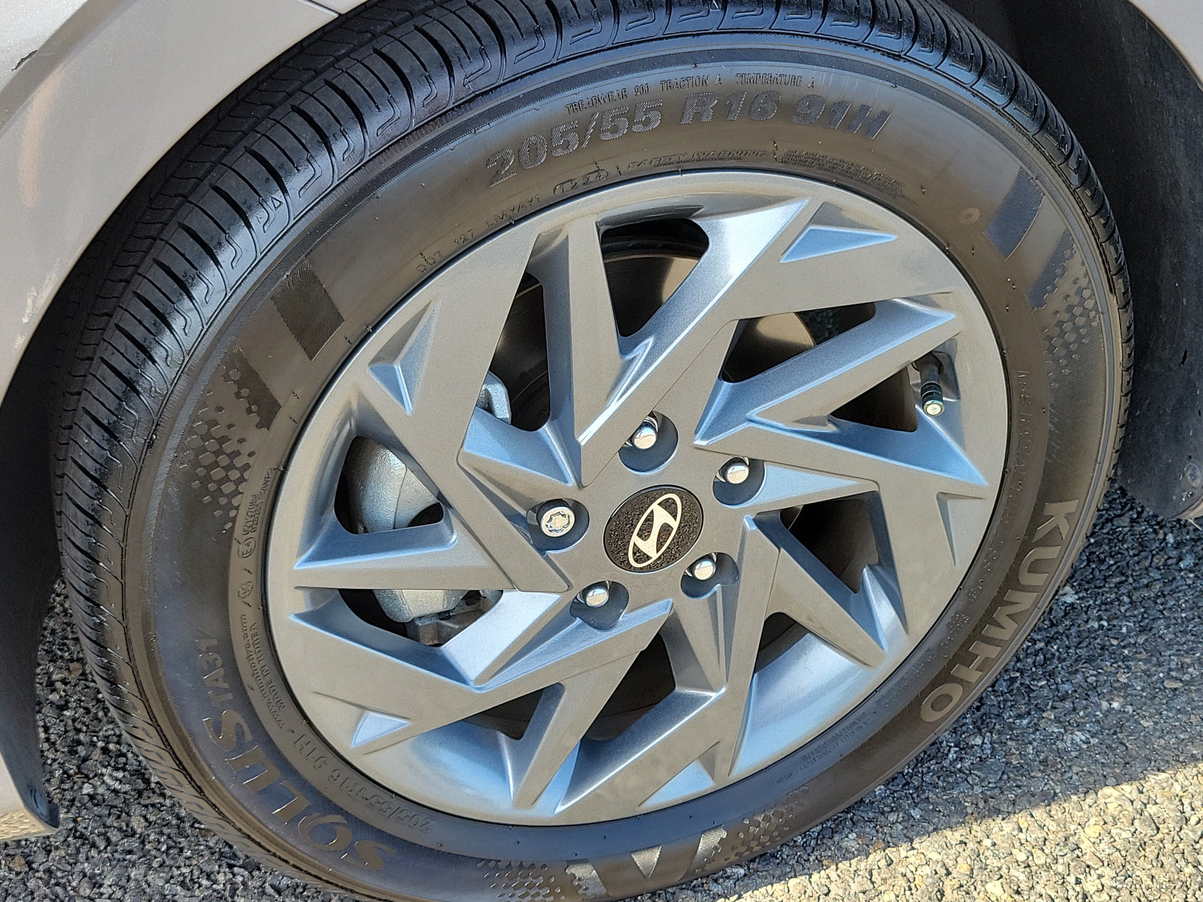 Certified 2024 Hyundai Elantra SEL FWD image 7