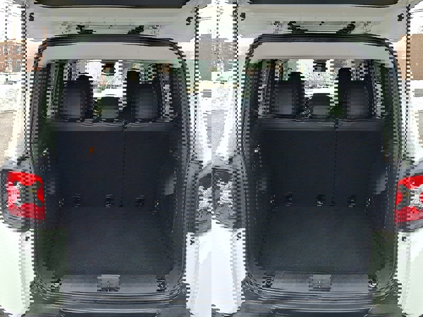 Used 2020 Jeep Renegade Latitude image 28