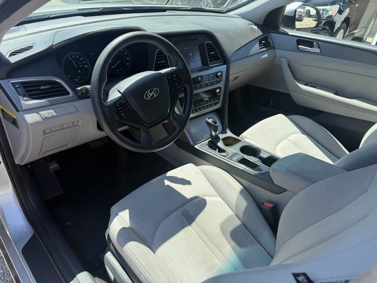 Used 2017 Hyundai Sonata SE FWD image 10